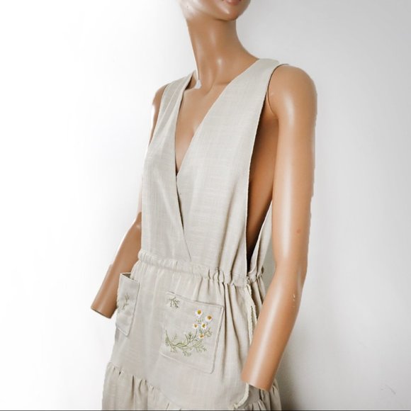 Vintage Vneck Cream Linen Flowy Dress with Floral Embroidered Pockets - Picture 3 of 7